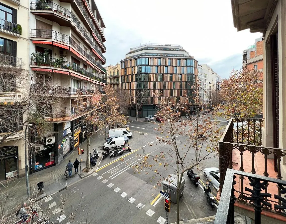 Lolita Bcn Apartment En El Eixample Barcellona